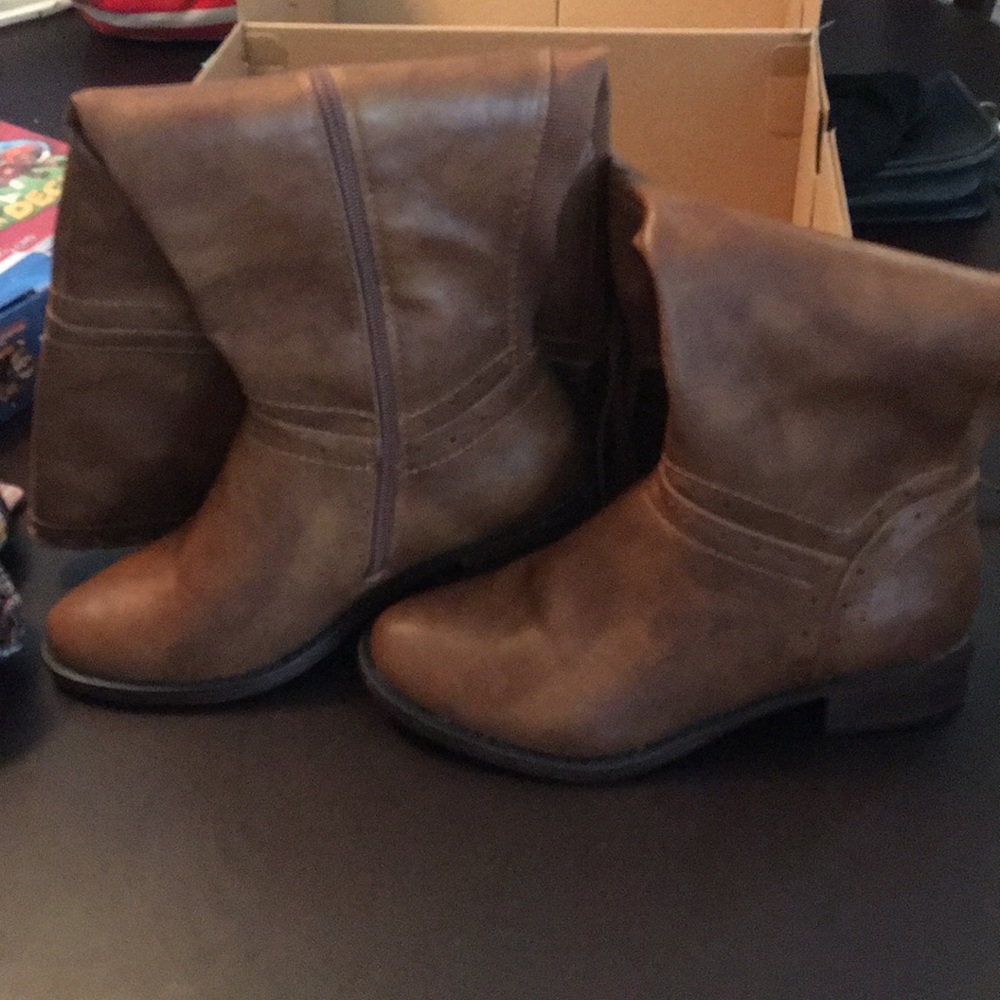 Women’s brand new boots